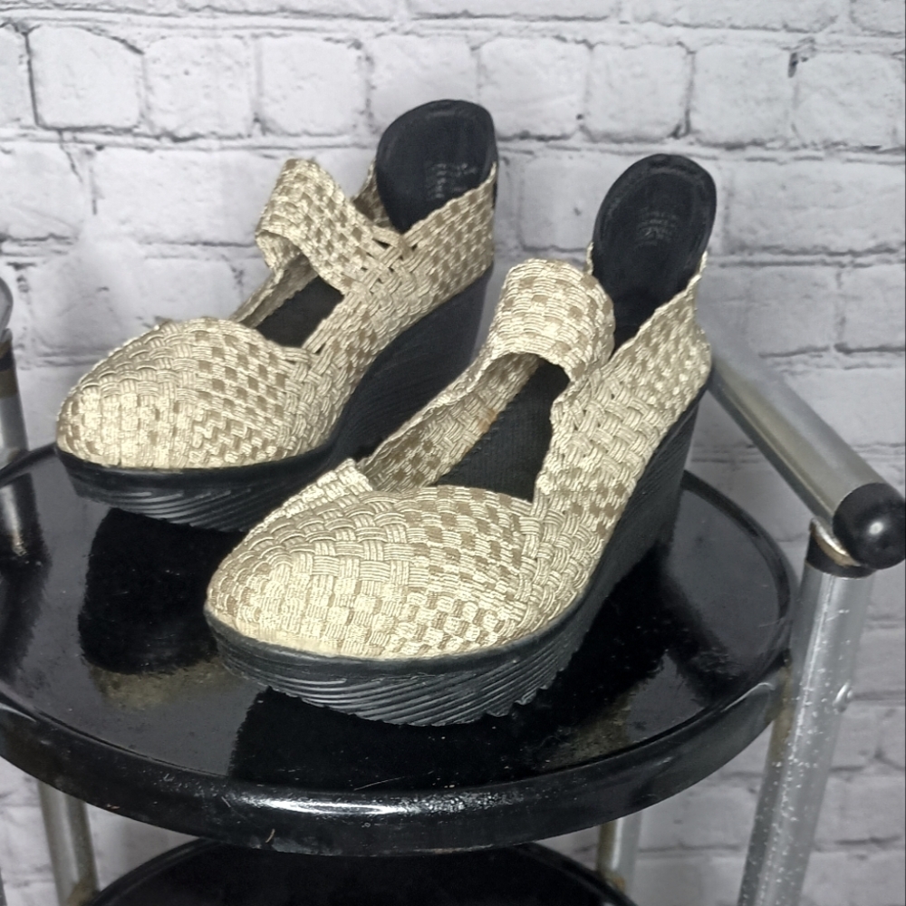 White Mountain Metallic Woven Sandals